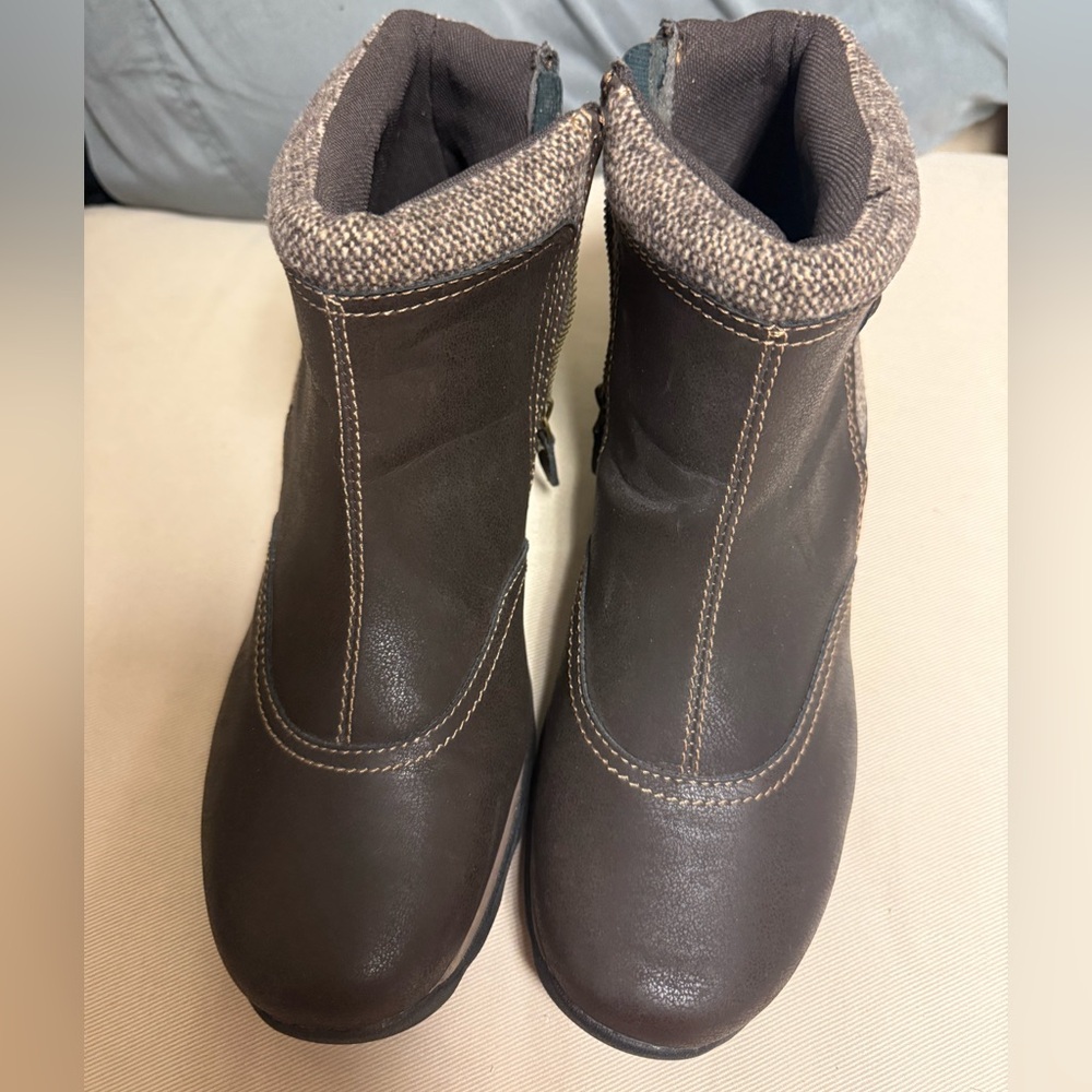 East land women’s snow booties